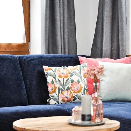 Apartment Hues Uis